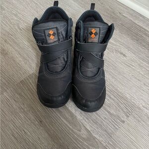 Boys Columbia Snow Boot size 6